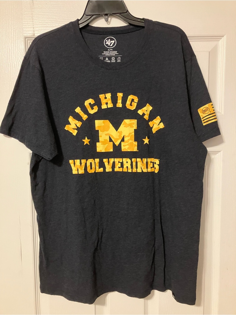 Michigan Wolverines Camo Themed ‘47 Brand Short Sleeve Shirt Mens Size XL